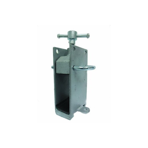 Universal closed frame bracket