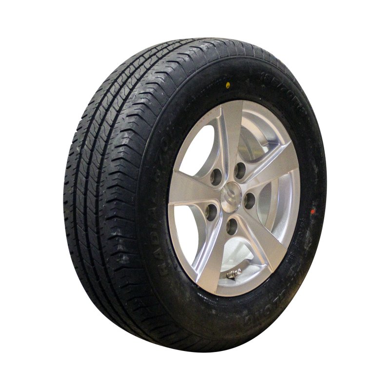 luchtband + wiel 185/70 R13 6Jx13H2 ET30 67/112/5 lichtmetaal R701 M+S zilvergrijs