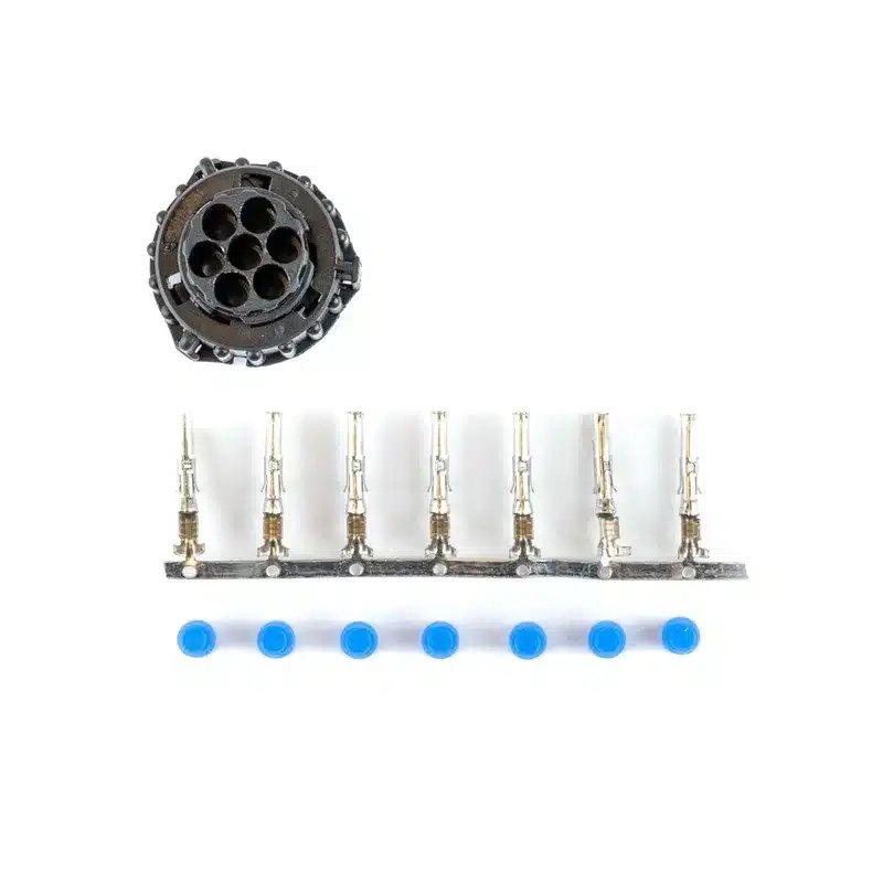 7-PIN's AMP connector female