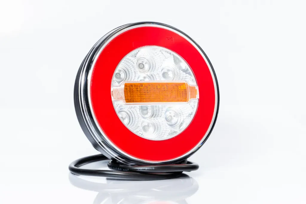 Feu arrière universel à LED 12/24V, rond, 3-fonctions
