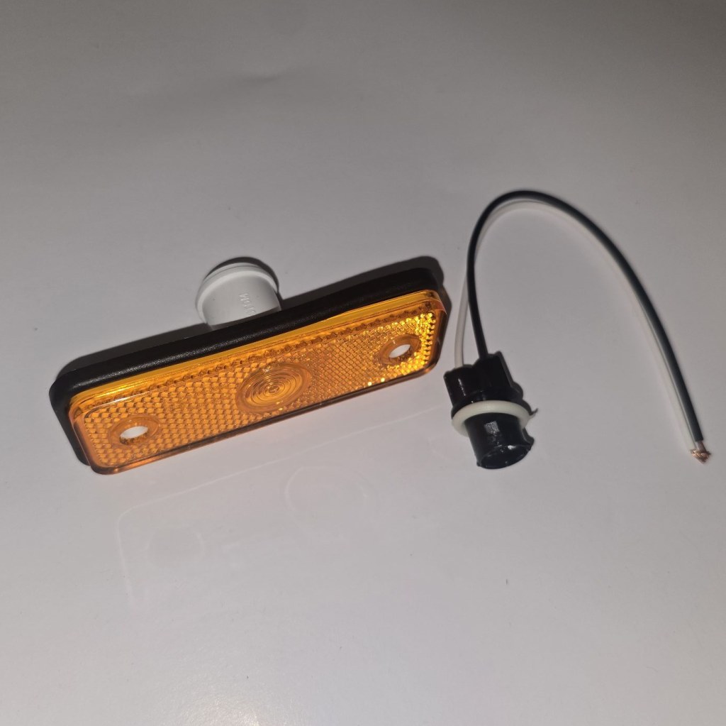 Feu d’encombrement FT-004  ORANGE
