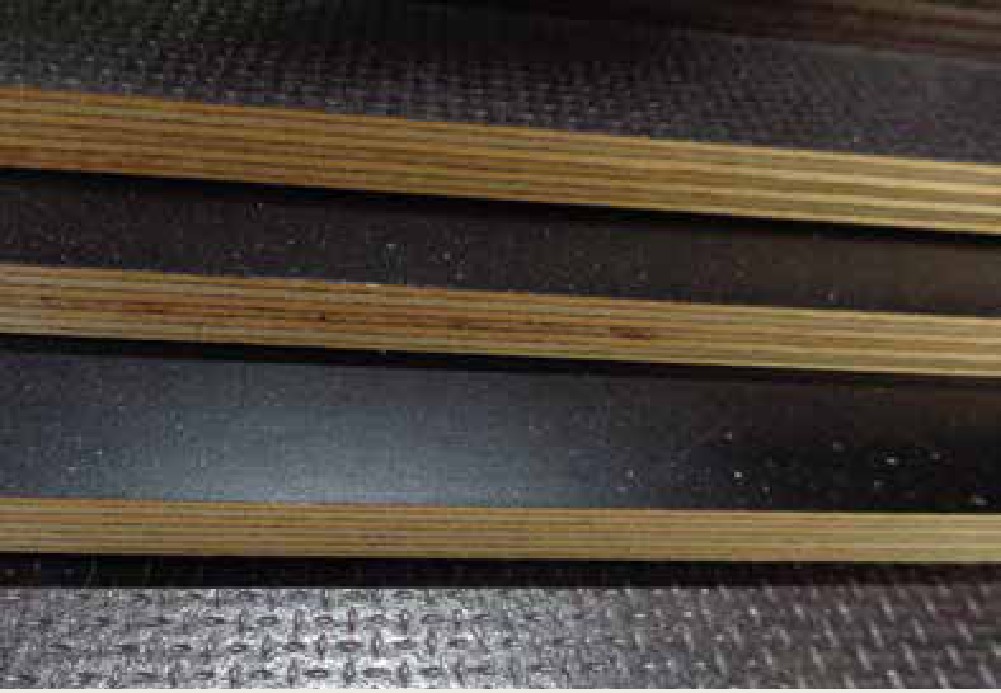 Panneau lisse 9 X 356 X 1327 ridelle avant 440 450