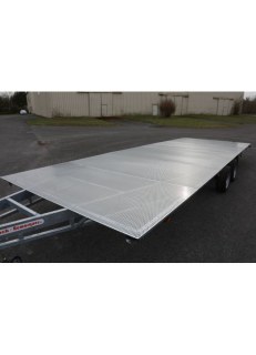 Plancher tole galvanisée perforée anti-rongeur.